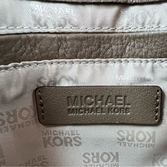 Michael Kors MK Fulton Leather Crossbody Bag Khaki - Picture 8 of 9
